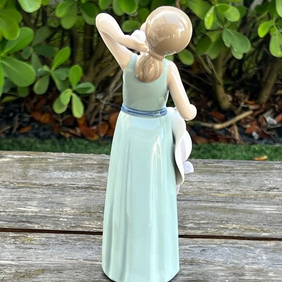 VINTAGE Lladro Figurine Prissy Coiffure Girl - Girl with Straw Hat #5010, Spain - Picture 6 of 11